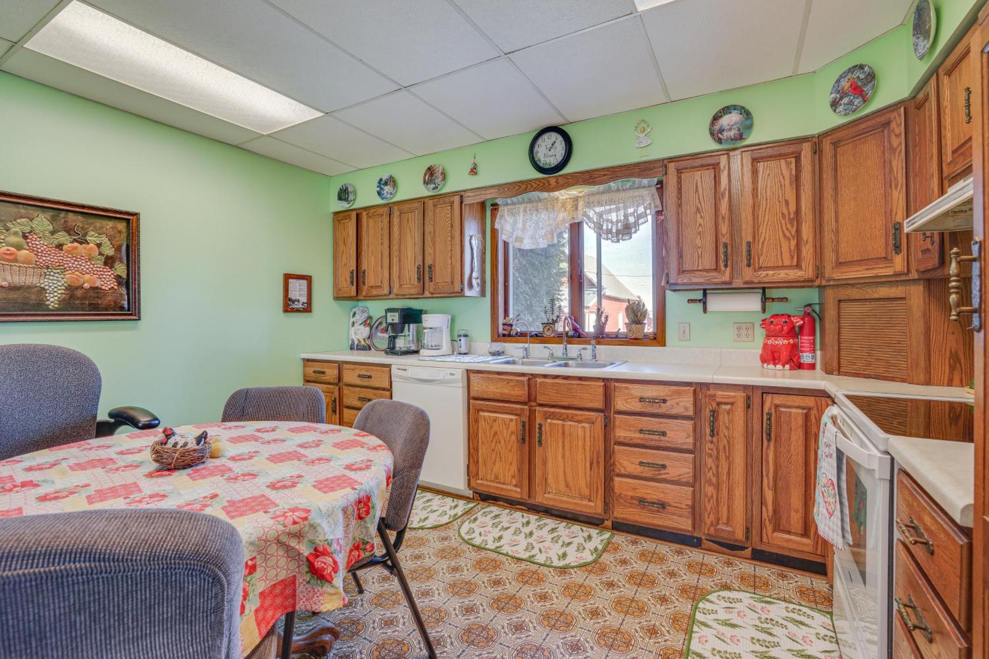 Milltown Quiet Farmhouse Retreat With Fire Pit - Pets Welcome מראה חיצוני תמונה